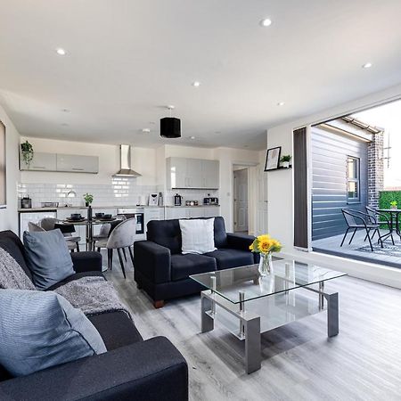 Top Floor Apartment With Private Balcony In Stockport Centre By Hass Haus Exteriér fotografie