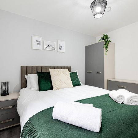 Top Floor Apartment With Private Balcony In Stockport Centre By Hass Haus Exteriér fotografie