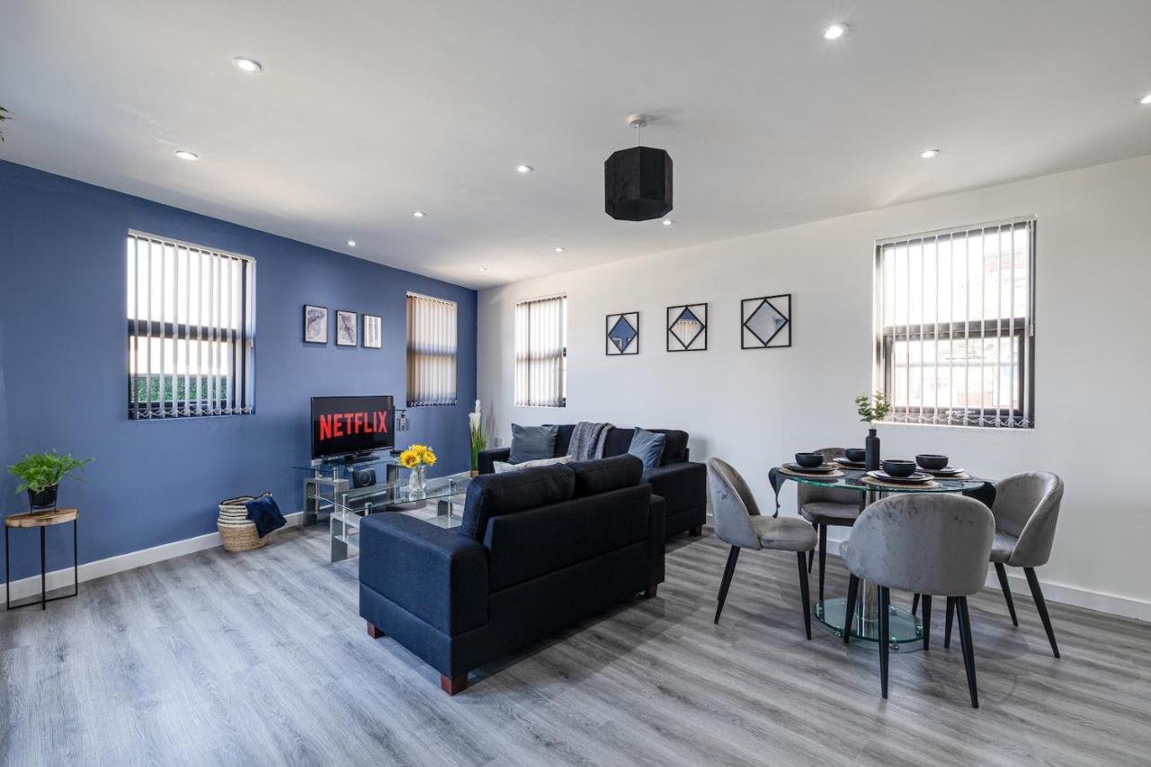 Top Floor Apartment With Private Balcony In Stockport Centre By Hass Haus Exteriér fotografie