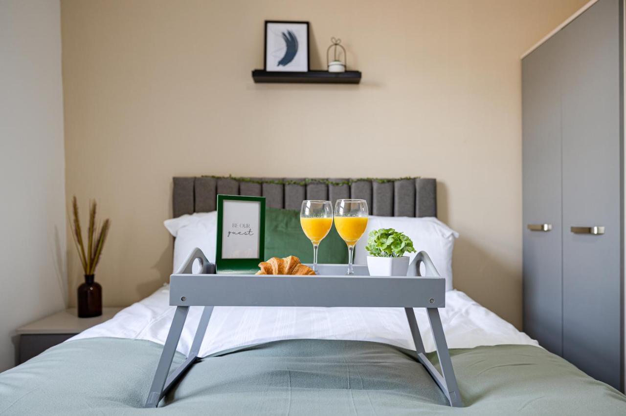 Top Floor Apartment With Private Balcony In Stockport Centre By Hass Haus Exteriér fotografie