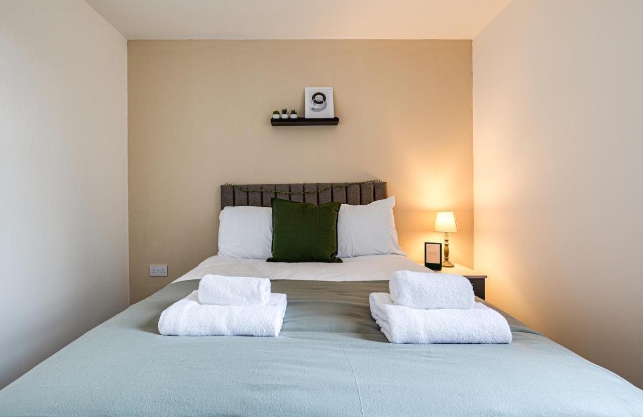 Top Floor Apartment With Private Balcony In Stockport Centre By Hass Haus Exteriér fotografie