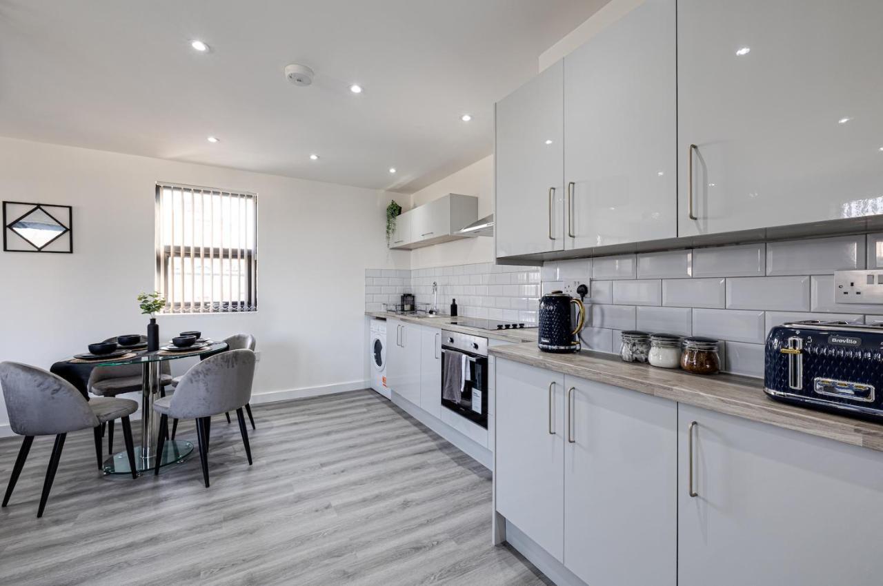 Top Floor Apartment With Private Balcony In Stockport Centre By Hass Haus Exteriér fotografie