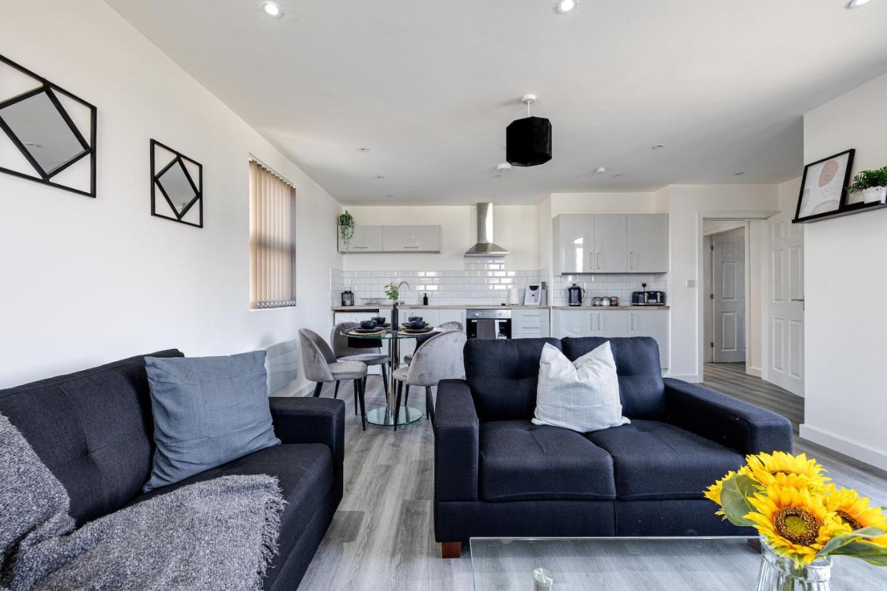 Top Floor Apartment With Private Balcony In Stockport Centre By Hass Haus Exteriér fotografie