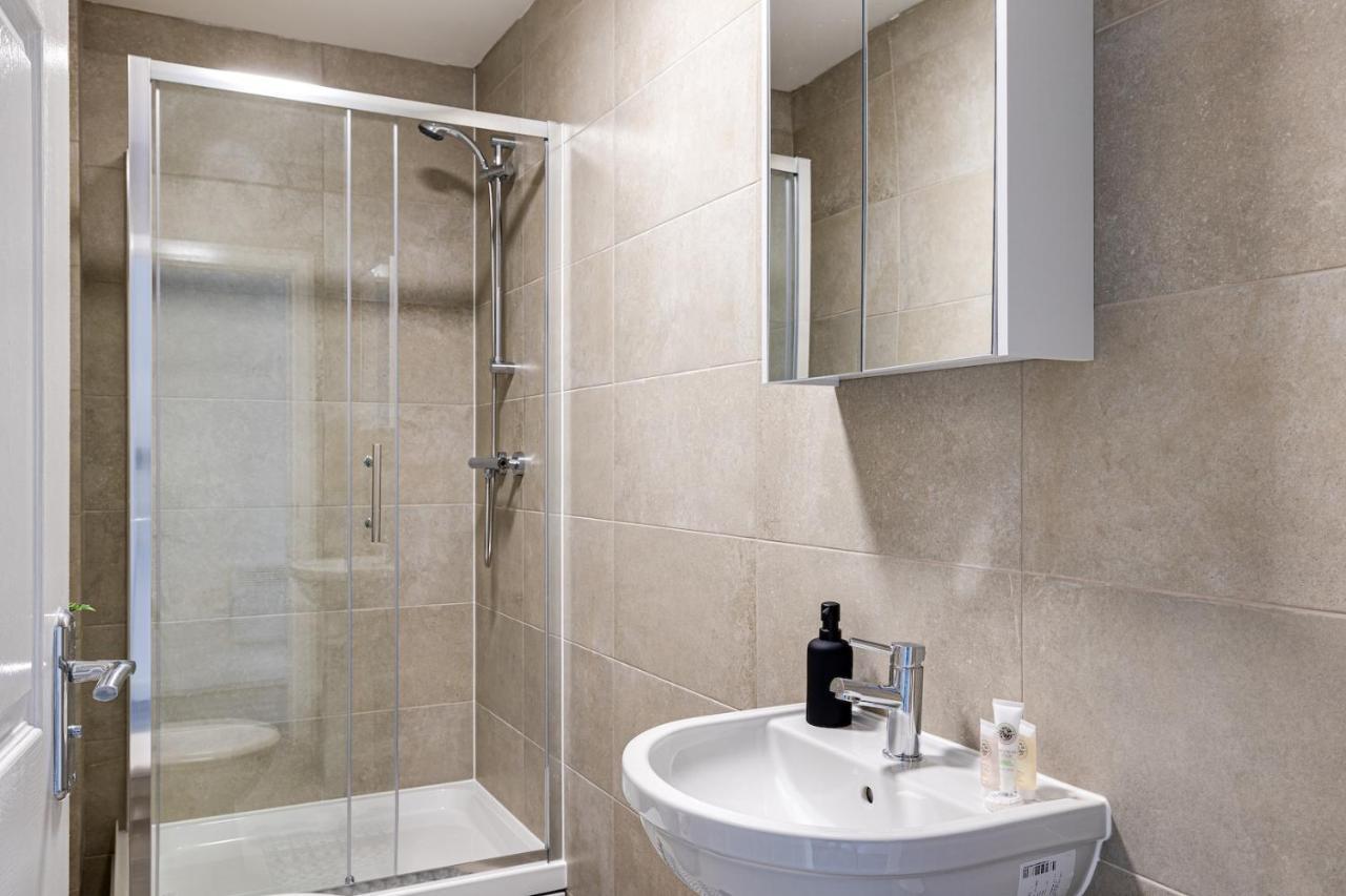 Top Floor Apartment With Private Balcony In Stockport Centre By Hass Haus Exteriér fotografie