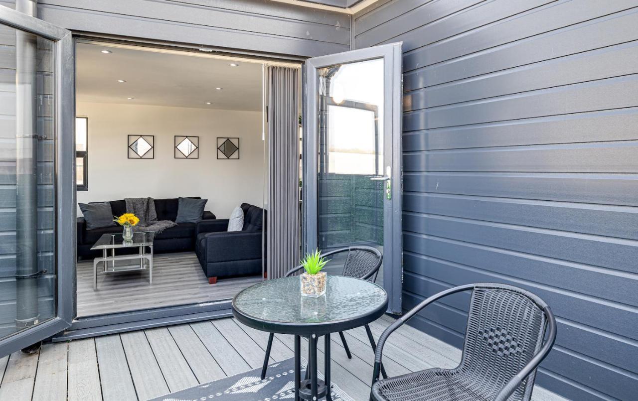 Top Floor Apartment With Private Balcony In Stockport Centre By Hass Haus Exteriér fotografie