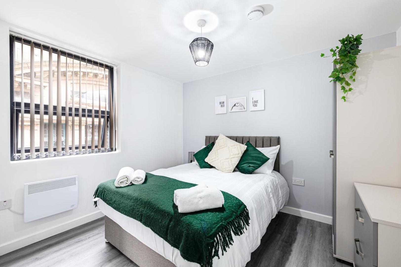 Top Floor Apartment With Private Balcony In Stockport Centre By Hass Haus Exteriér fotografie